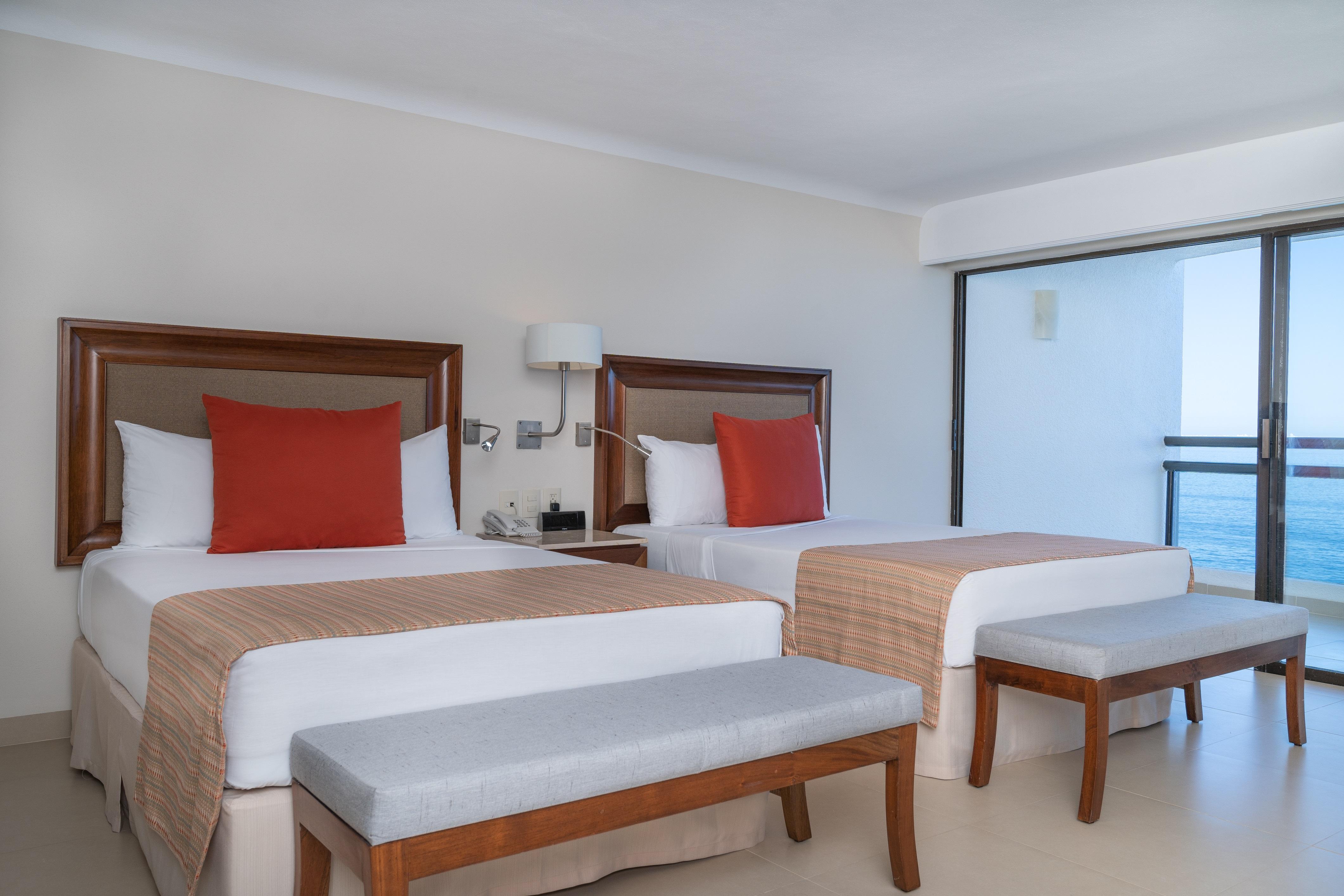 Grand Park Royal Puerto Vallarta Exterior foto A room at the hotel
