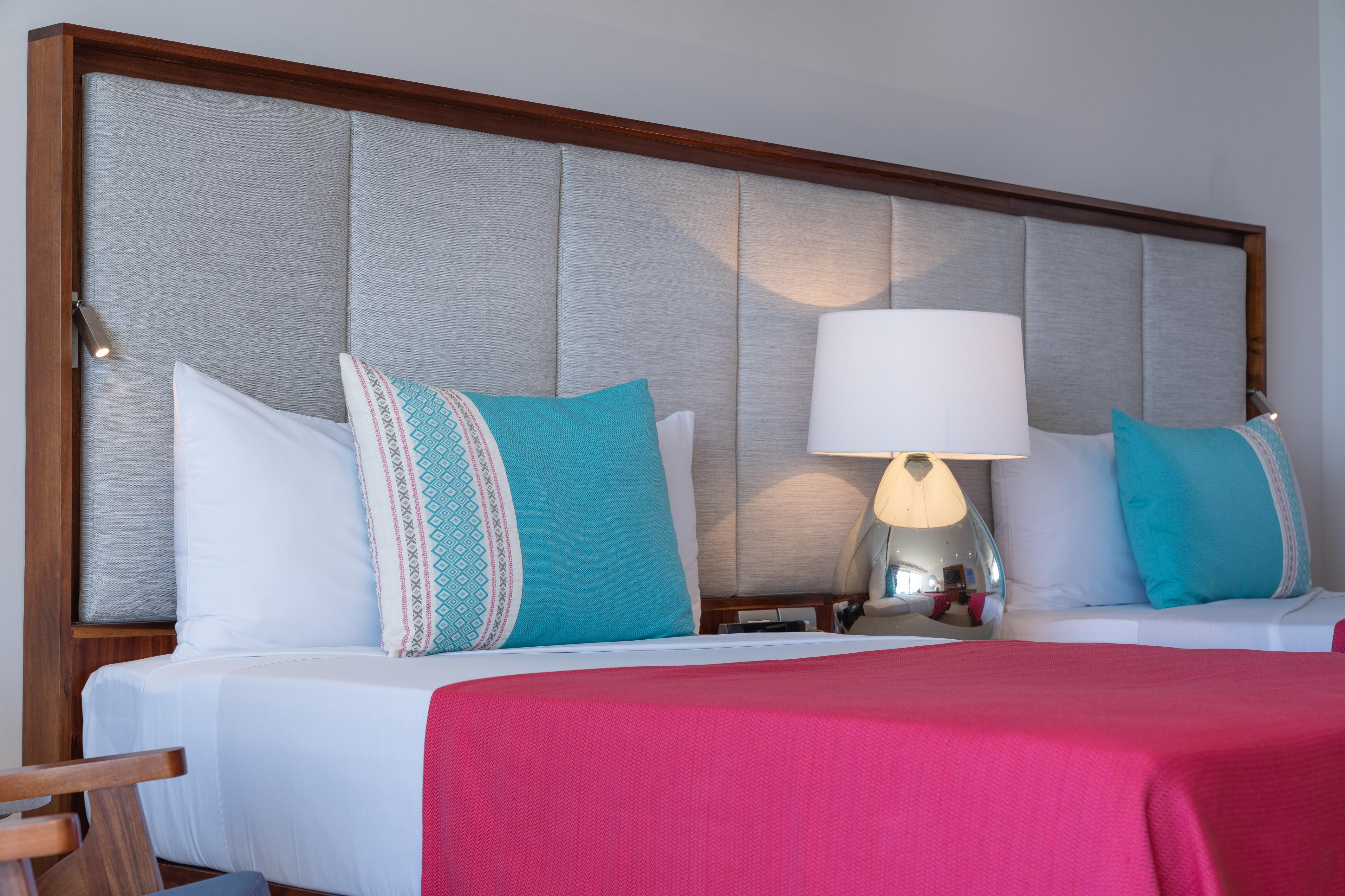 Grand Park Royal Puerto Vallarta Exterior foto A bed with a headboard