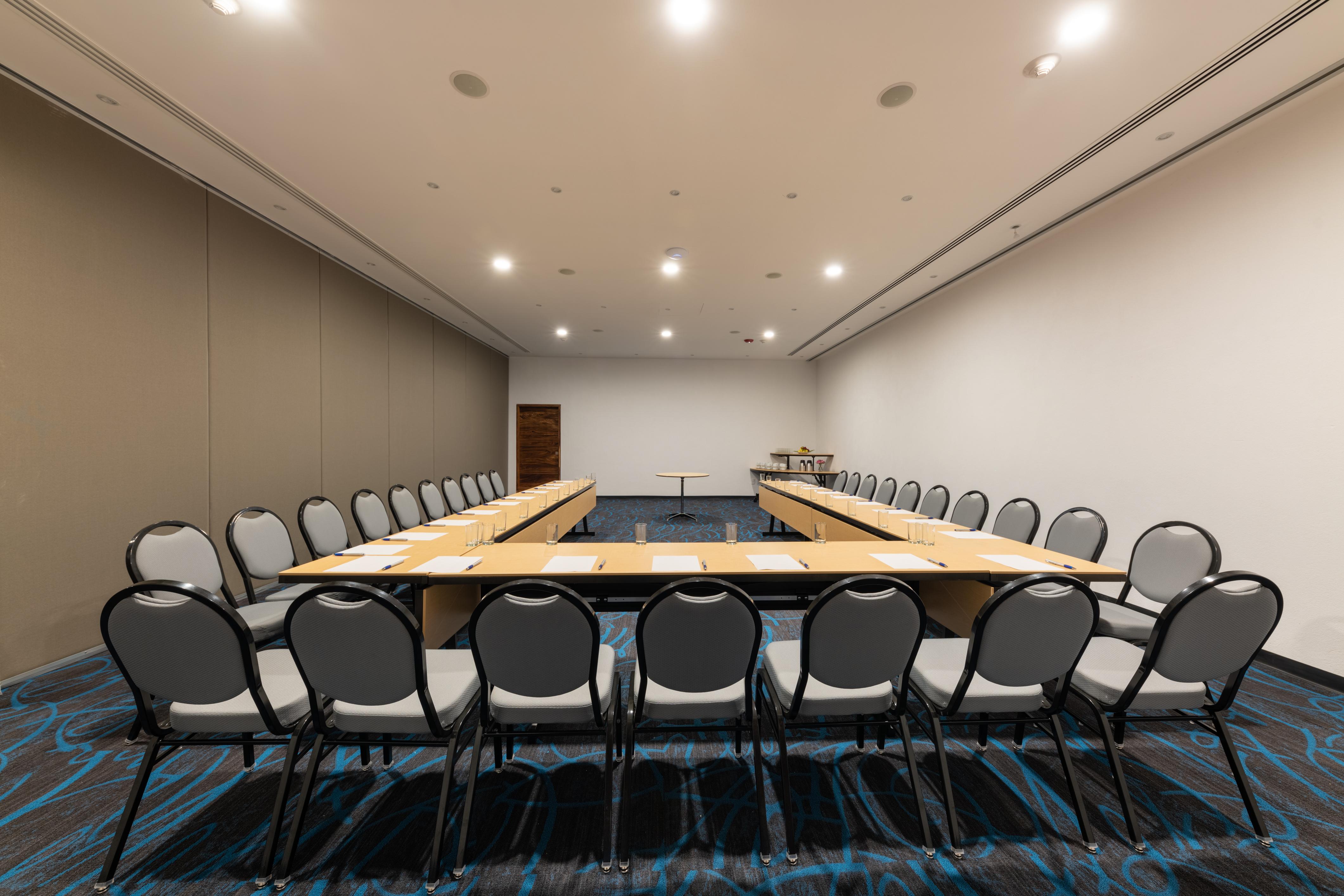 Grand Park Royal Puerto Vallarta Exterior foto Meeting room