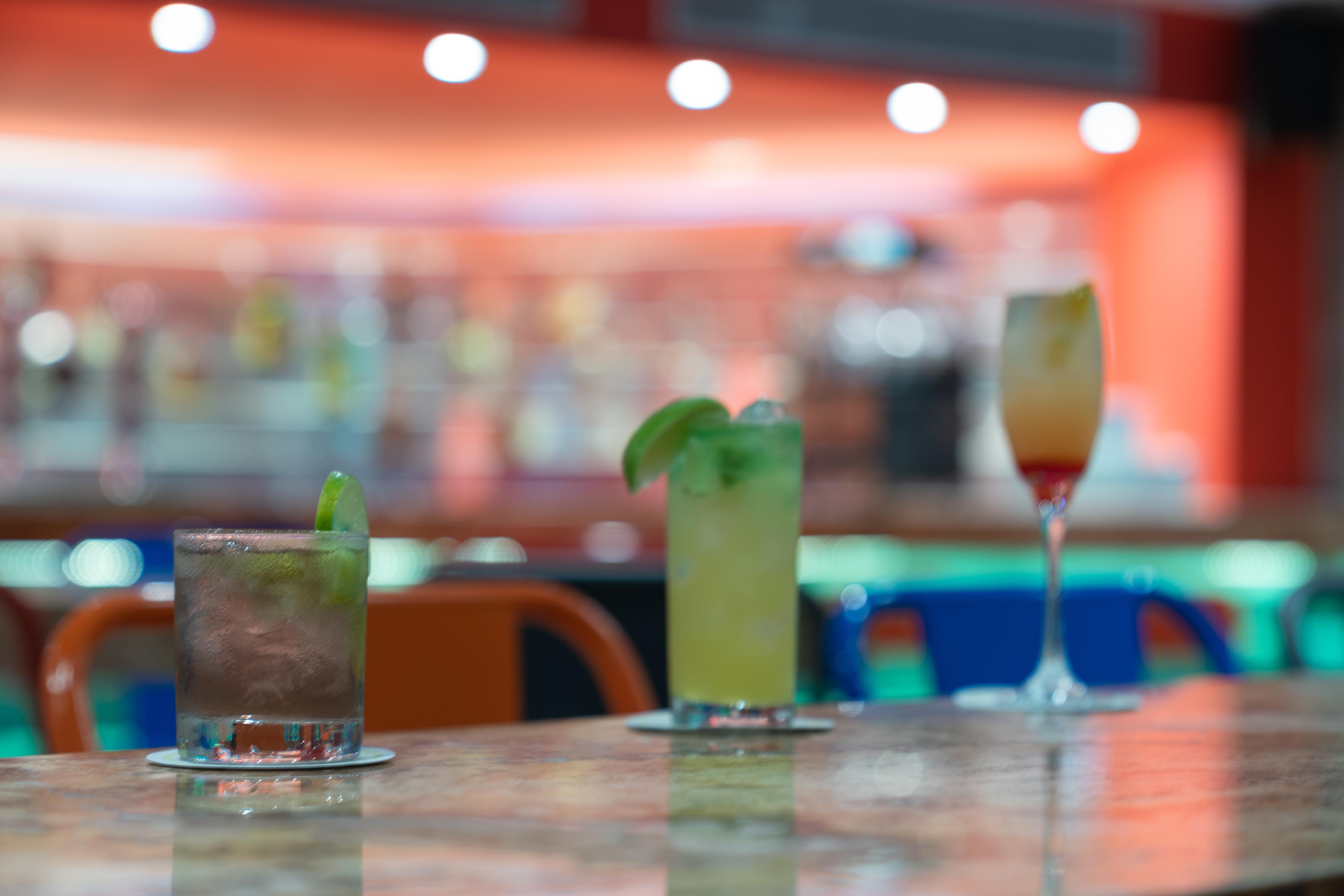 Grand Park Royal Puerto Vallarta Exterior foto Cocktails at a bar
