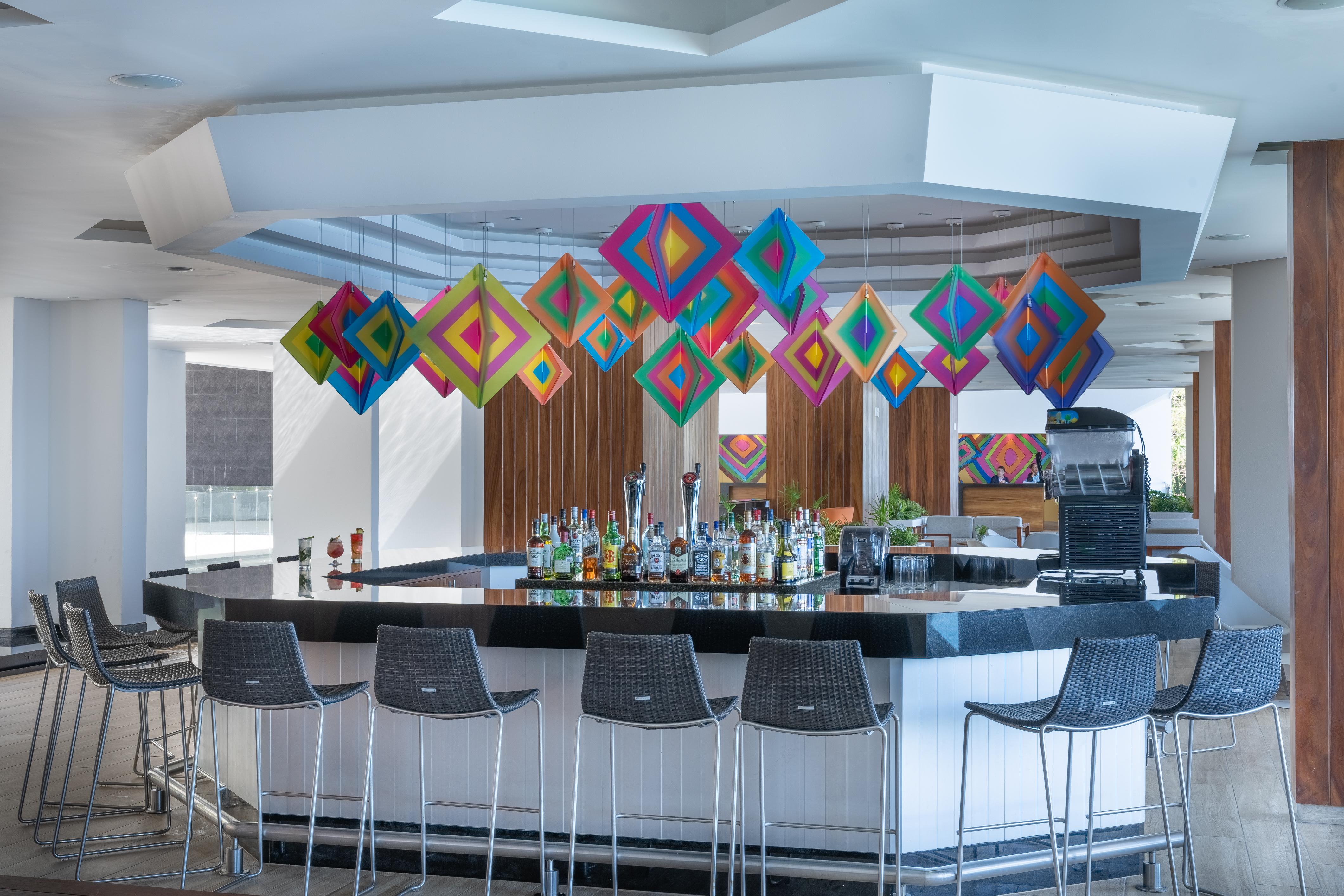 Grand Park Royal Puerto Vallarta Exterior foto The bar at the hotel