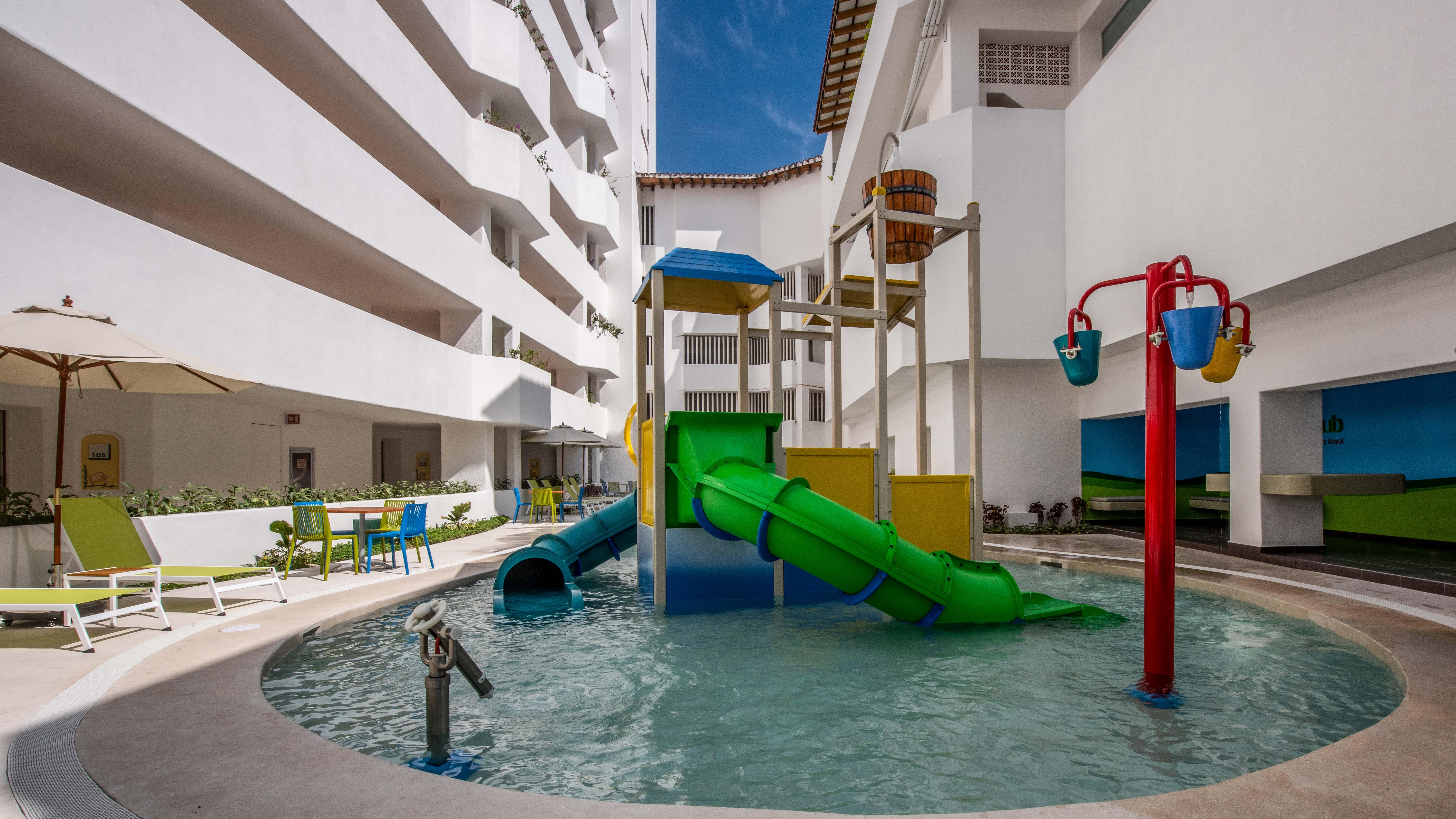 Grand Park Royal Puerto Vallarta Exterior foto Hotel's water park